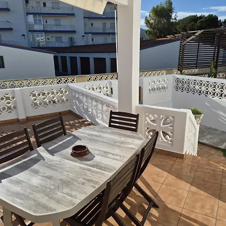 Casa Leonardo Nyaraló *